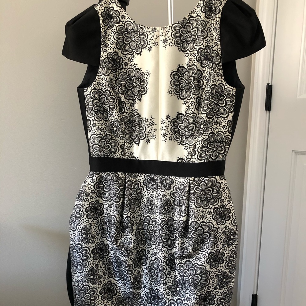 Tibi black and white mod floral cap sleeve dress